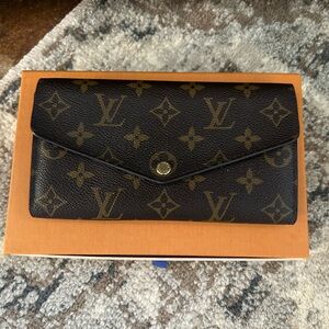 Louis Vuitton Sarah Wallet